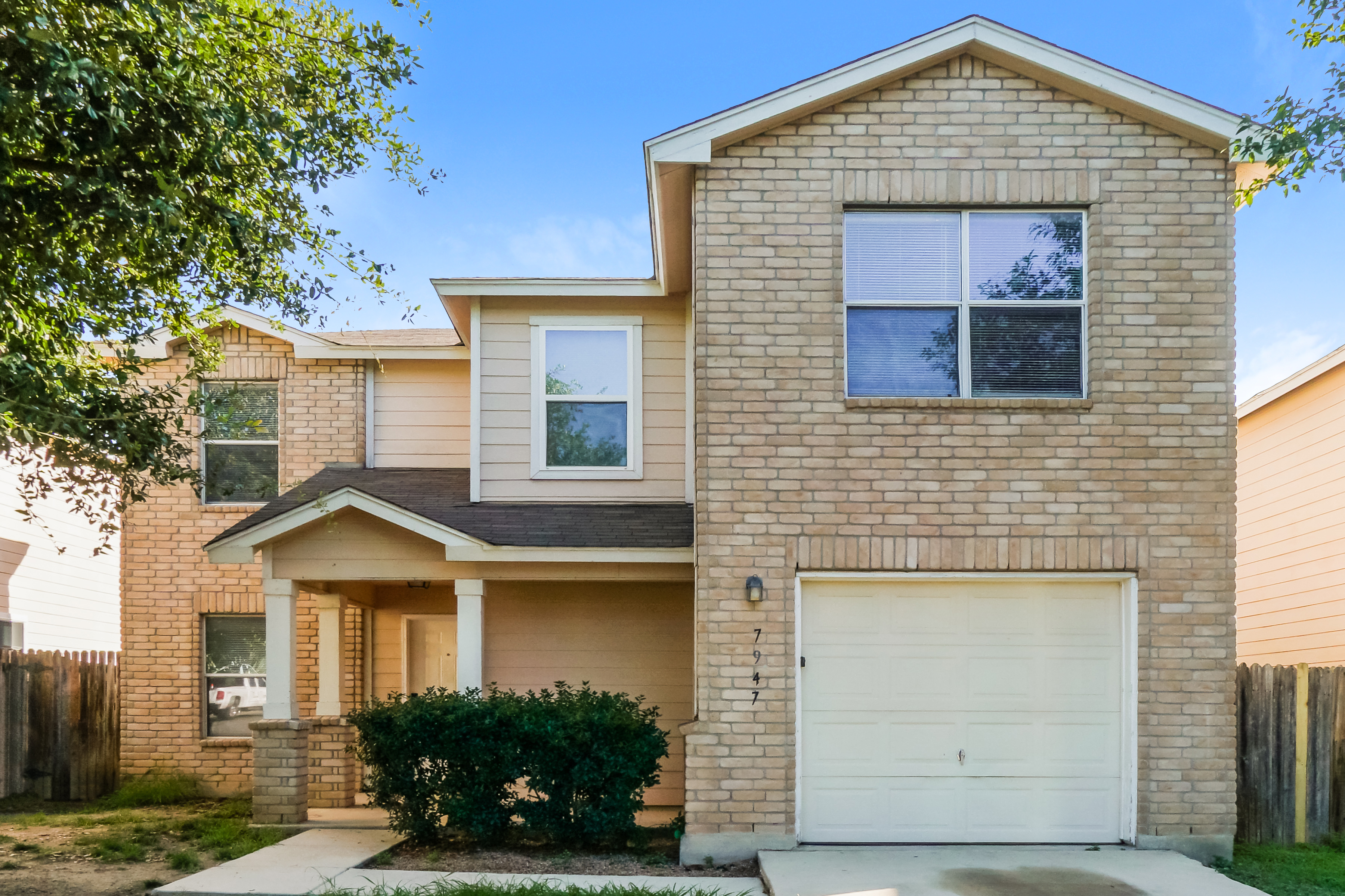 7947 Meadow Star San Antonio, TX 78227